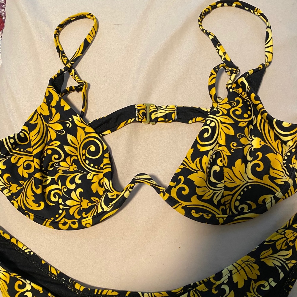 New Bikini - Picture 2 of 6